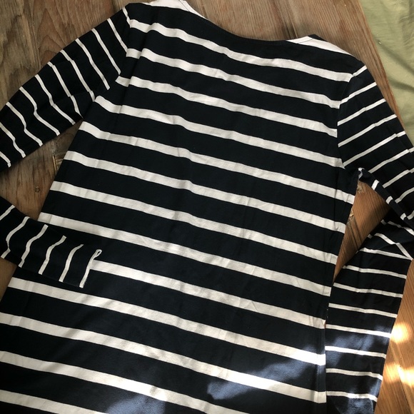 Vineyard Vines Navy Striped T size XS - Picture 5 of 5